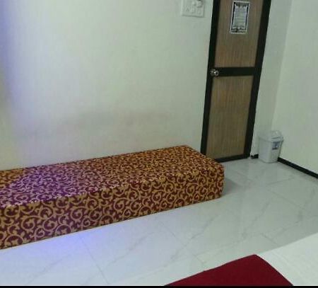 New Metro Guest House Mumbai Dış mekan fotoğraf