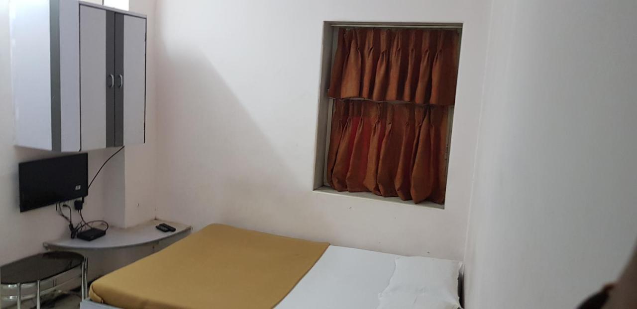New Metro Guest House Mumbai Dış mekan fotoğraf